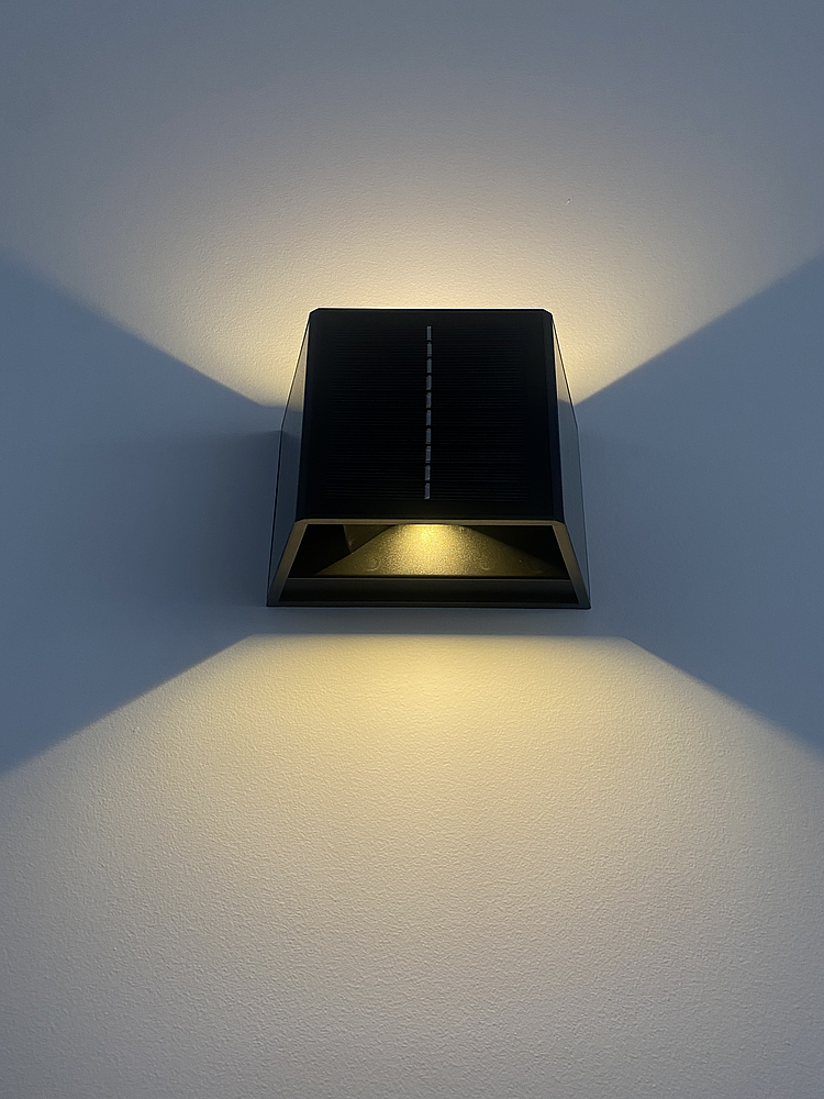 Applique solaire ajustable